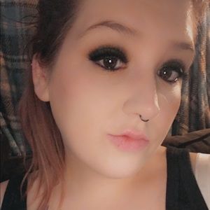 Meet your Posher, Ayla